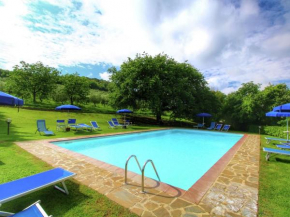 Chaming Farmhouse in Tuscany with Swimming Pool